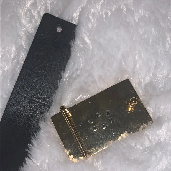 Tory Burch Reversible Black/Crimson Leather Belt with Tortoiseshell Gold Buckle - Picture 7 of 11